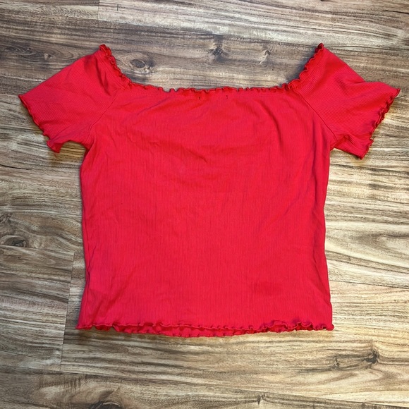 Red Top - Picture 4 of 4